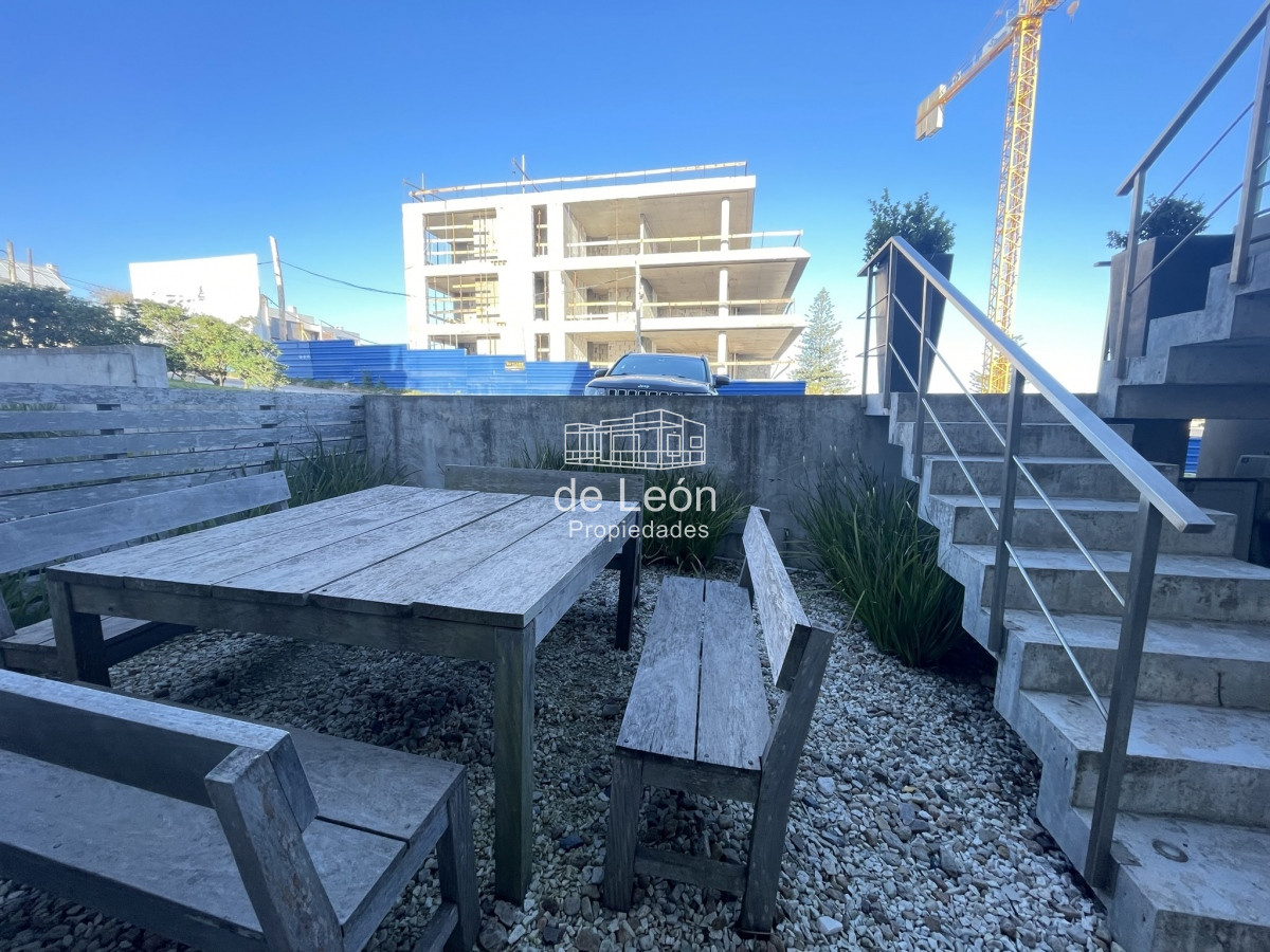 Casa ID.15201 - CASA EN VENTA EN LA BARRA A POCOS METROS DE LA PLAYA 5 DORMITORIOS