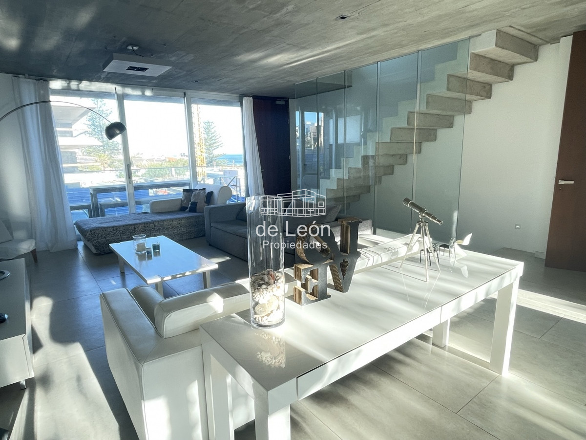 Casa ID.15201 - CASA EN VENTA EN LA BARRA A POCOS METROS DE LA PLAYA 5 DORMITORIOS