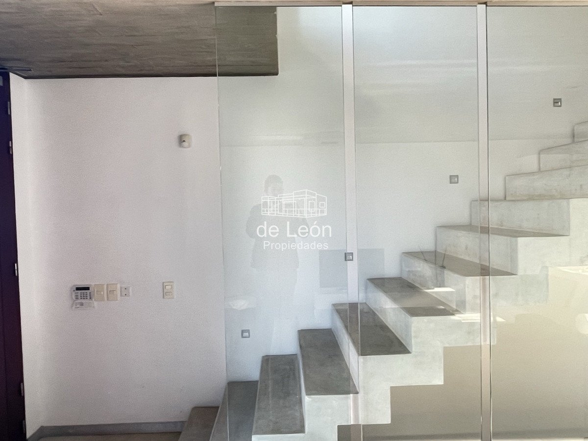 Casa ID.15201 - CASA EN VENTA EN LA BARRA A POCOS METROS DE LA PLAYA 5 DORMITORIOS