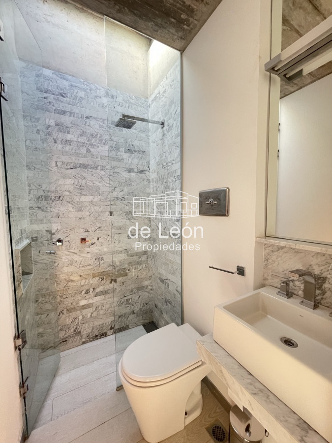 Casa ID.15201 - CASA EN VENTA EN LA BARRA A POCOS METROS DE LA PLAYA 5 DORMITORIOS