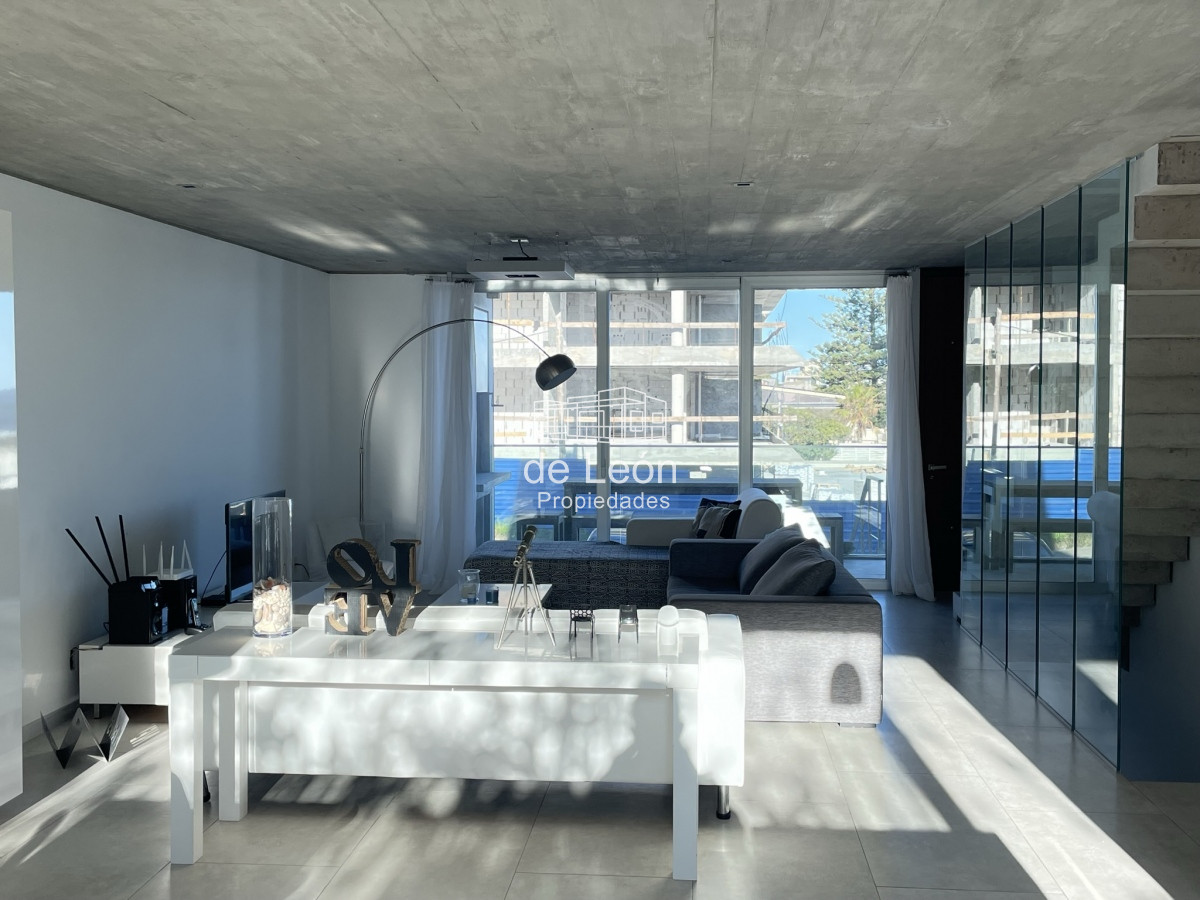 Casa ID.15201 - CASA EN VENTA EN LA BARRA A POCOS METROS DE LA PLAYA 5 DORMITORIOS
