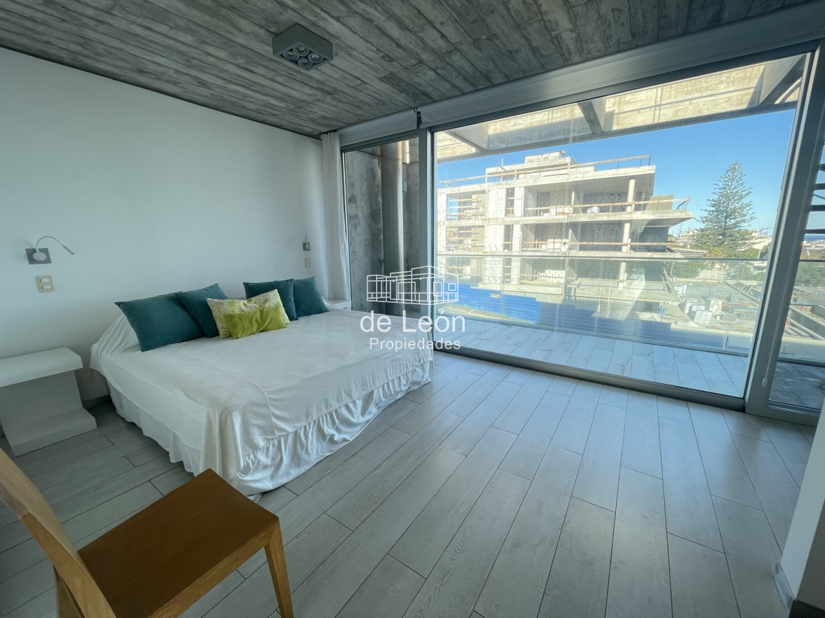 Casa ID.15201 - CASA EN VENTA EN LA BARRA A POCOS METROS DE LA PLAYA 5 DORMITORIOS