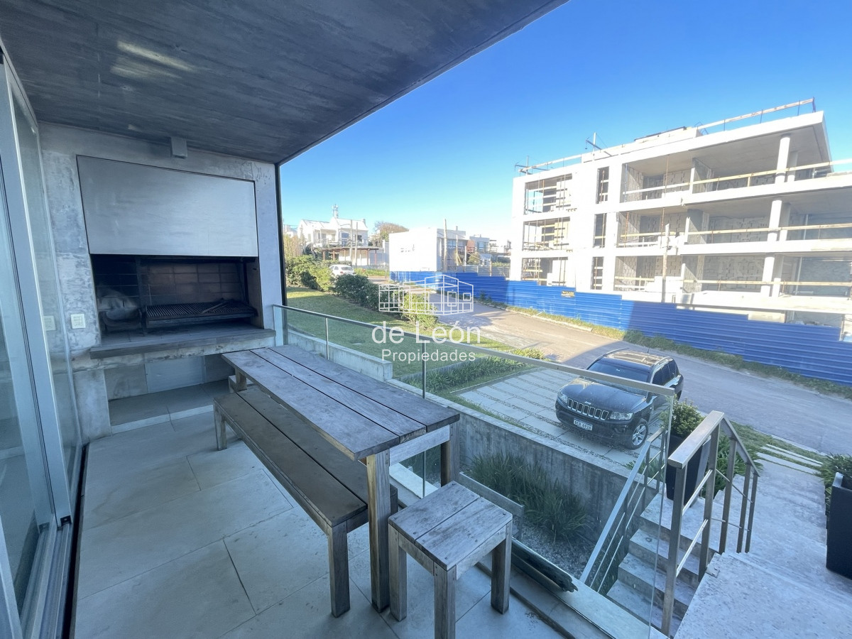 Casa ID.15201 - CASA EN VENTA EN LA BARRA A POCOS METROS DE LA PLAYA 5 DORMITORIOS