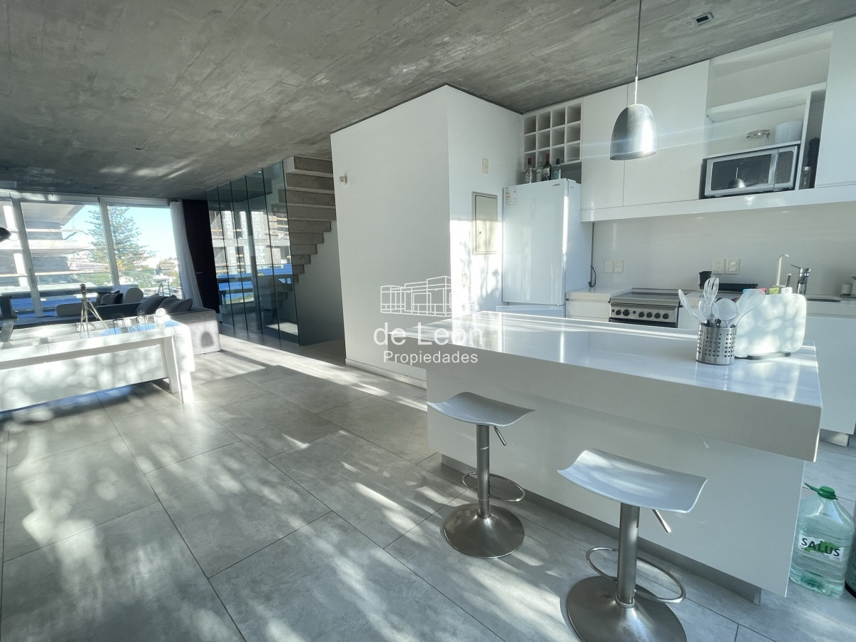 Casa ID.15201 - CASA EN VENTA EN LA BARRA A POCOS METROS DE LA PLAYA 5 DORMITORIOS