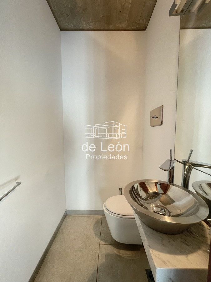 Casa ID.15201 - CASA EN VENTA EN LA BARRA A POCOS METROS DE LA PLAYA 5 DORMITORIOS