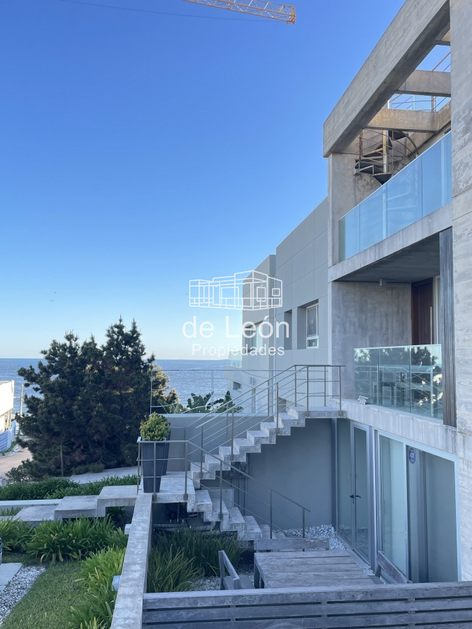 Casa ID.15201 - CASA EN VENTA EN LA BARRA A POCOS METROS DE LA PLAYA 5 DORMITORIOS