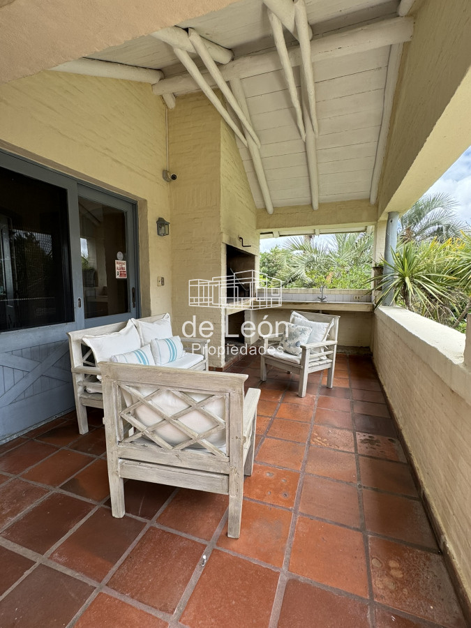 Casa ID.15282 - Importante casa en La Barra con vistas al mar a pocos metros de La Posta del Cangrejo