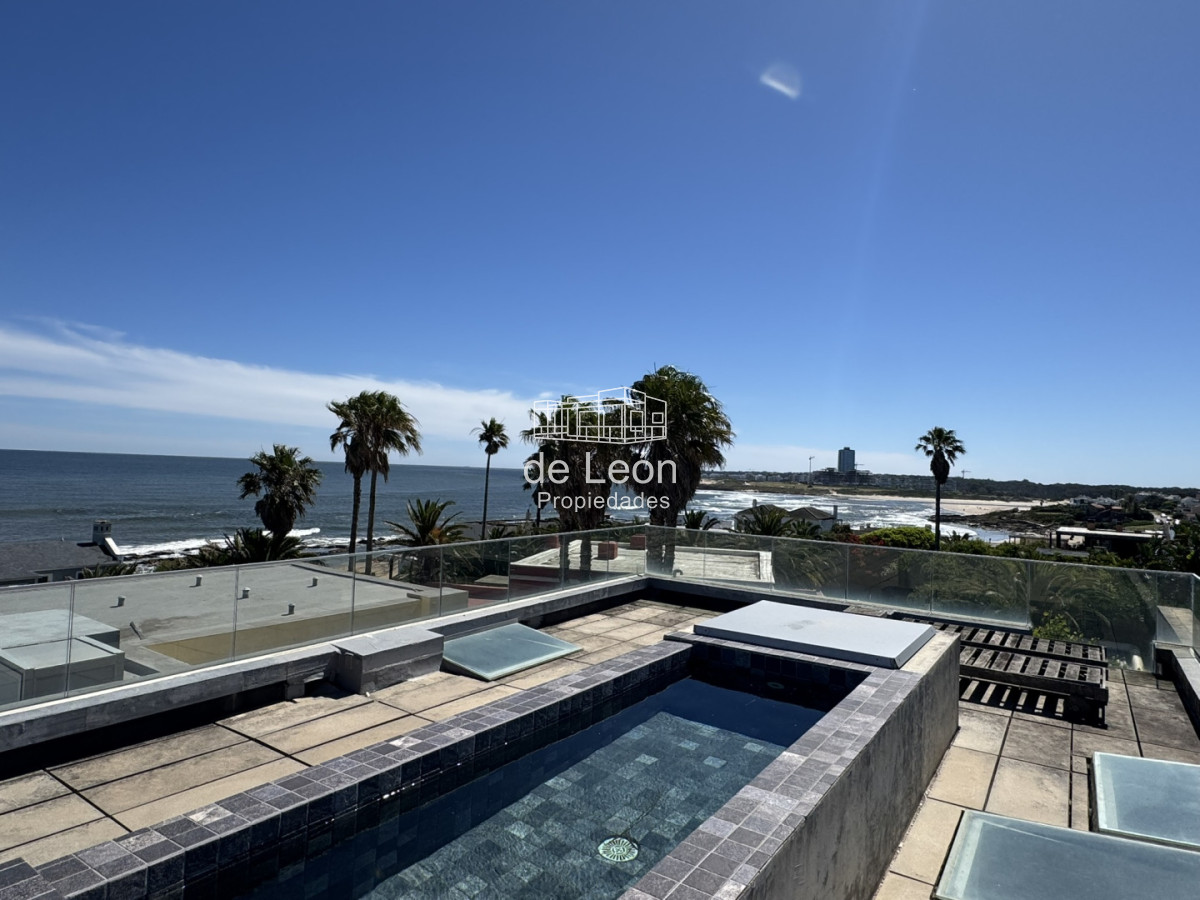 Casa ID.15201 - CASA EN VENTA EN LA BARRA A POCOS METROS DE LA PLAYA 5 DORMITORIOS