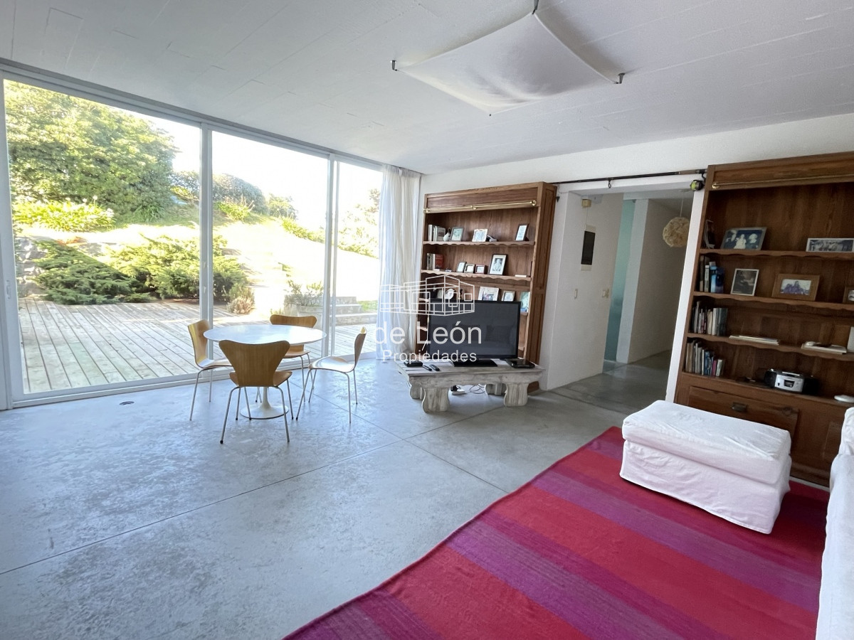 Casa ID.15287 - Proa, espectacular propiedad de 5 dormitorios a pasos del mar. 