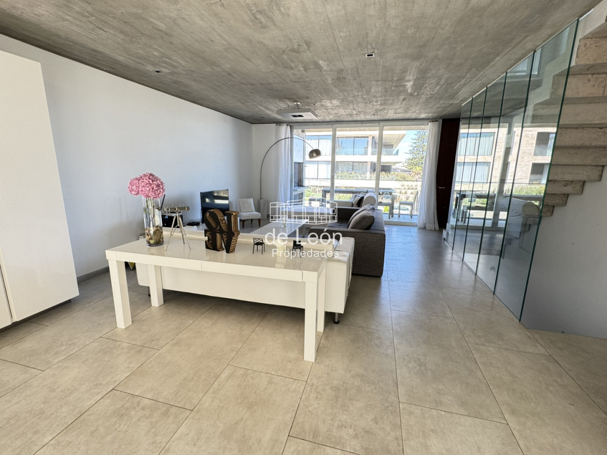 Casa ID.15201 - CASA EN VENTA EN LA BARRA A POCOS METROS DE LA PLAYA 5 DORMITORIOS