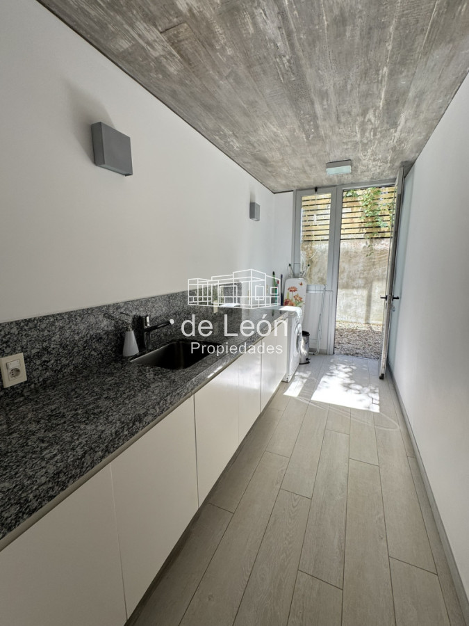 Casa ID.15201 - CASA EN VENTA EN LA BARRA A POCOS METROS DE LA PLAYA 5 DORMITORIOS