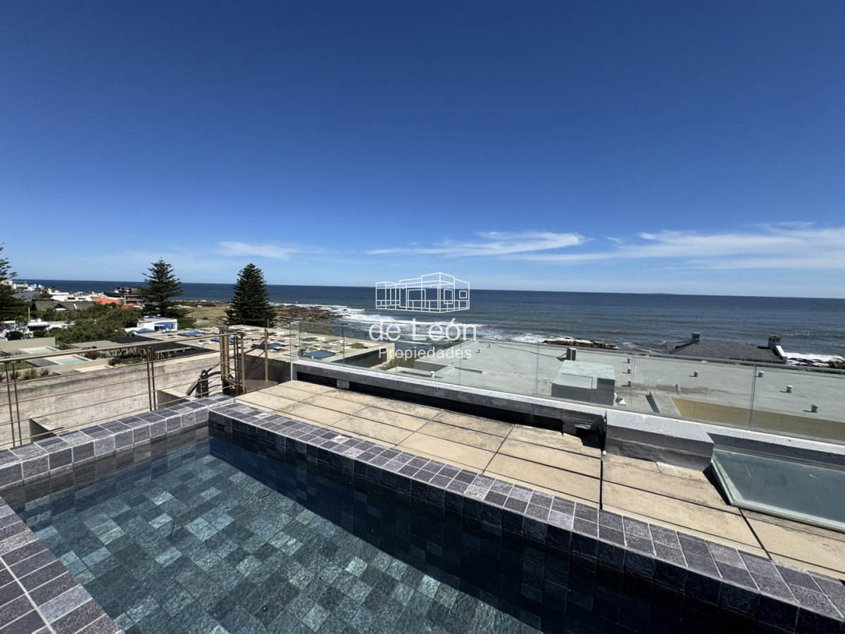 Casa ID.15201 - CASA EN VENTA EN LA BARRA A POCOS METROS DE LA PLAYA 5 DORMITORIOS