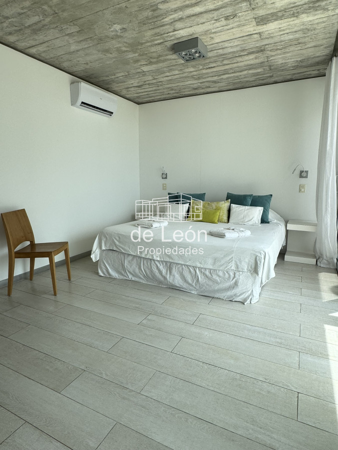 Casa ID.15201 - CASA EN VENTA EN LA BARRA A POCOS METROS DE LA PLAYA 5 DORMITORIOS
