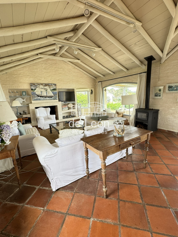 Casa ID.15282 - Importante casa en La Barra con vistas al mar a pocos metros de La Posta del Cangrejo