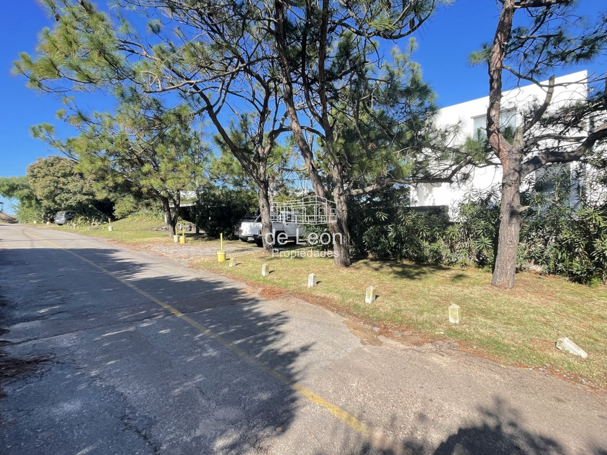 Casa ID.15287 - Proa, espectacular propiedad de 5 dormitorios a pasos del mar. 