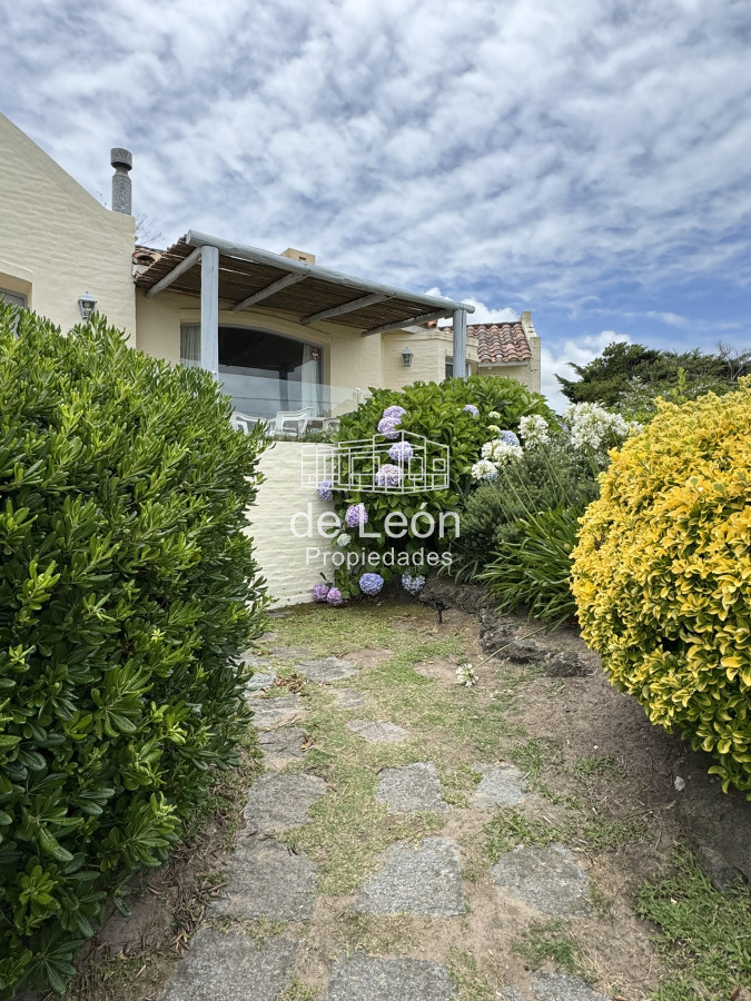 Casa ID.15282 - Importante casa en La Barra con vistas al mar a pocos metros de La Posta del Cangrejo