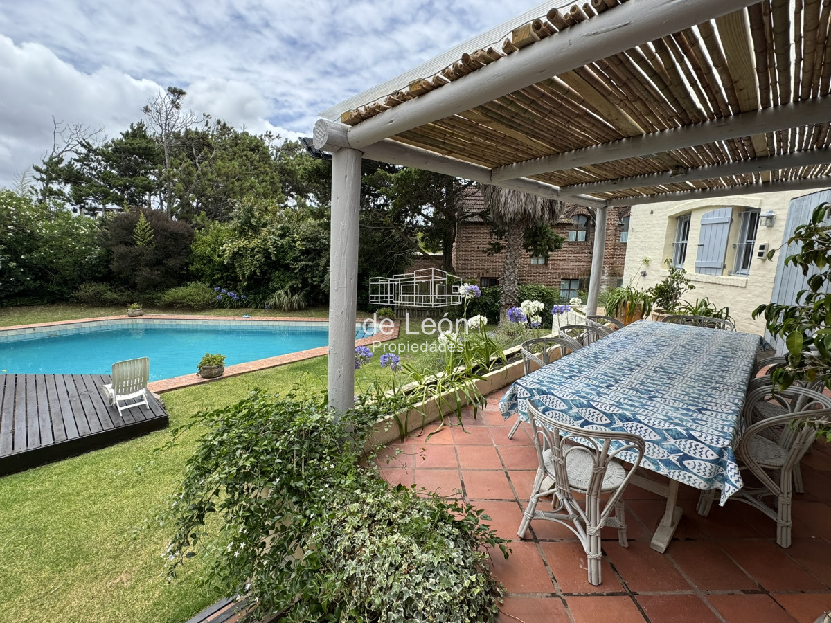 Casa ID.15282 - Importante casa en La Barra con vistas al mar a pocos metros de La Posta del Cangrejo