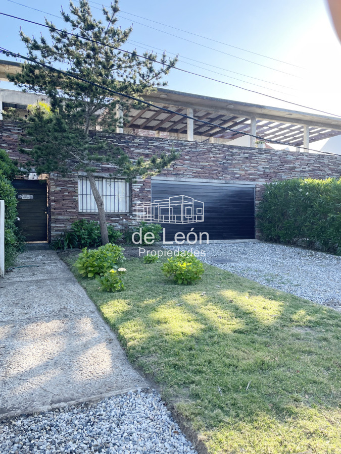 Casa ID.15280 - Alquiler de temporada en La Barra casa de 4 dormitorios y servicio