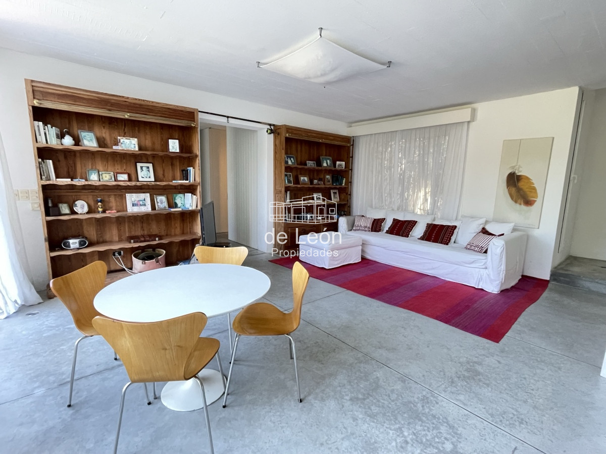 Casa ID.15287 - Proa, espectacular propiedad de 5 dormitorios a pasos del mar. 