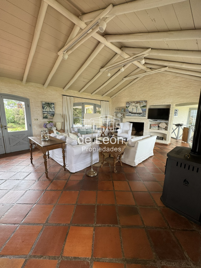 Casa ID.15282 - Importante casa en La Barra con vistas al mar a pocos metros de La Posta del Cangrejo