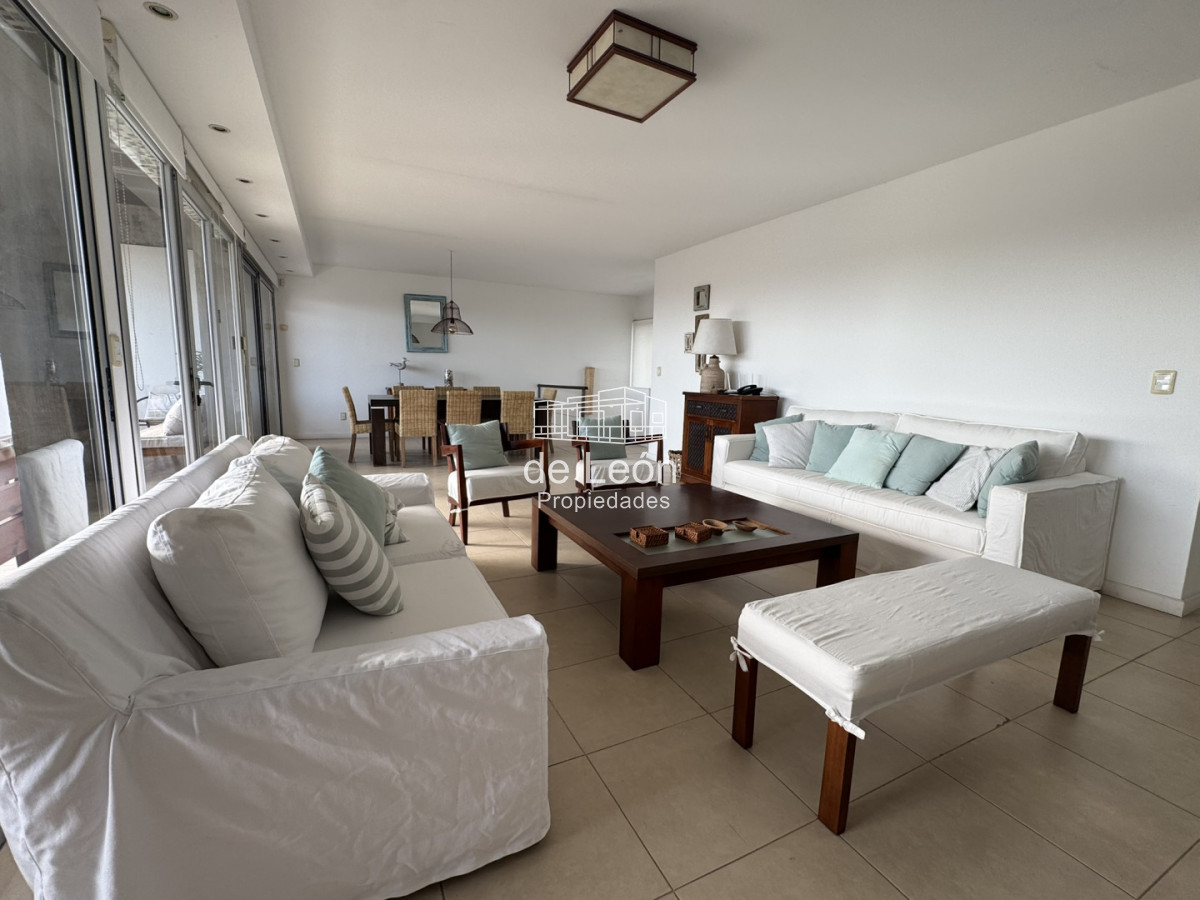 Casa ID.15280 - Alquiler de temporada en La Barra casa de 4 dormitorios y servicio