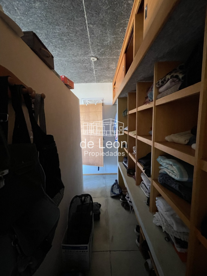 Casa ID.15125 - EN VENTA COMODA CASA EN MONTOYA FRENTE AL MAR 5 DORMITORIOS