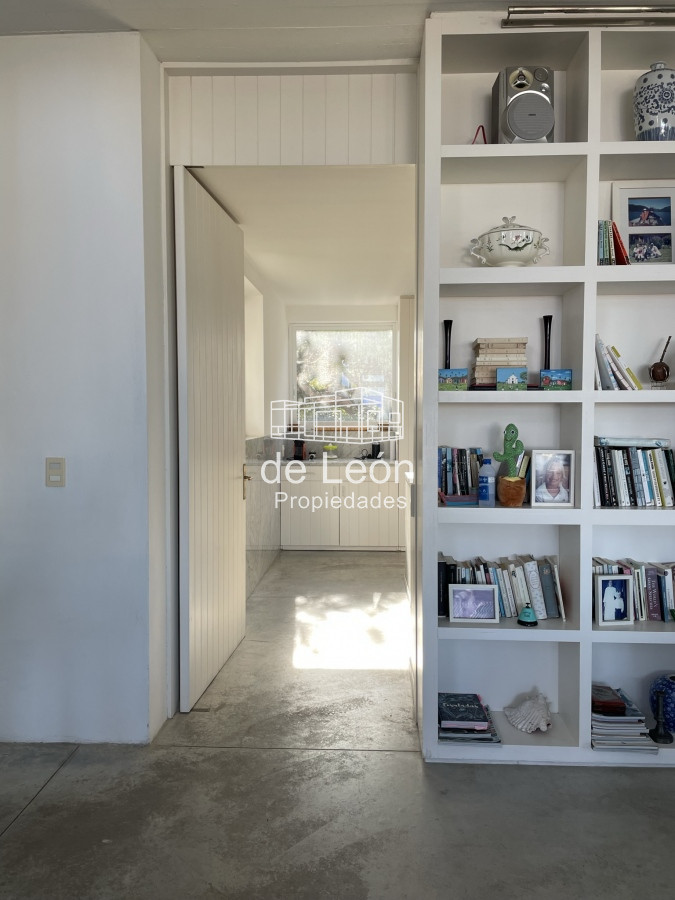 Casa ID.15287 - Proa, espectacular propiedad de 5 dormitorios a pasos del mar. 