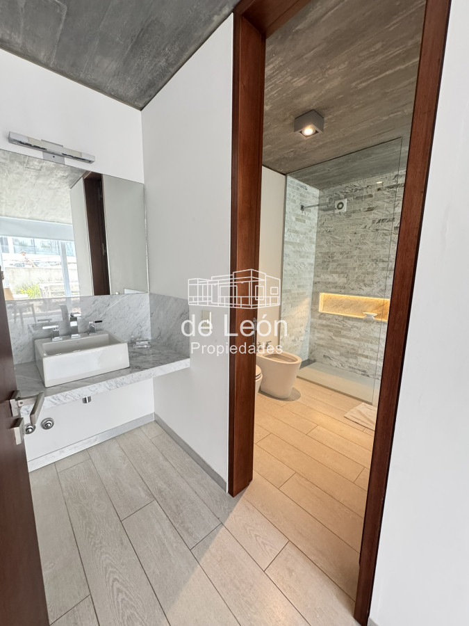 Casa ID.15201 - CASA EN VENTA EN LA BARRA A POCOS METROS DE LA PLAYA 5 DORMITORIOS