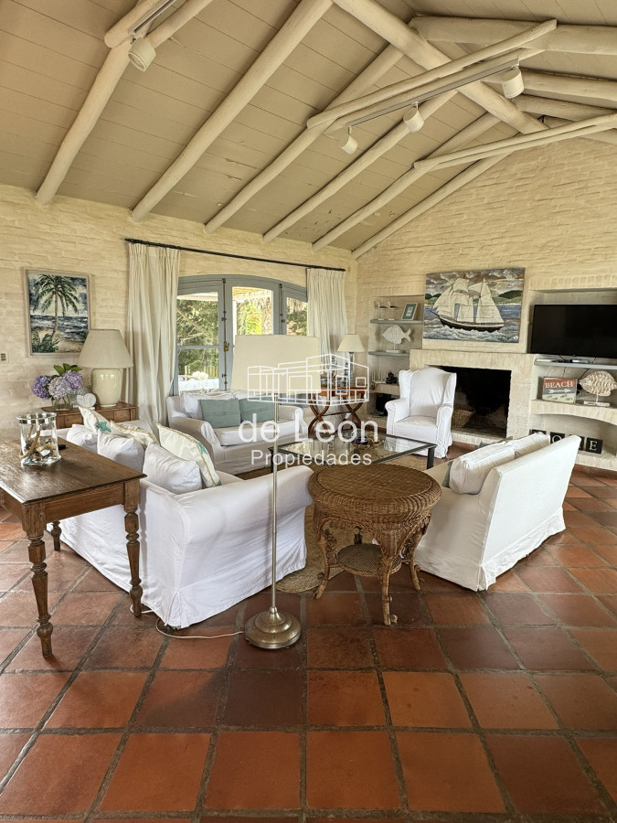 Casa ID.15282 - Importante casa en La Barra con vistas al mar a pocos metros de La Posta del Cangrejo