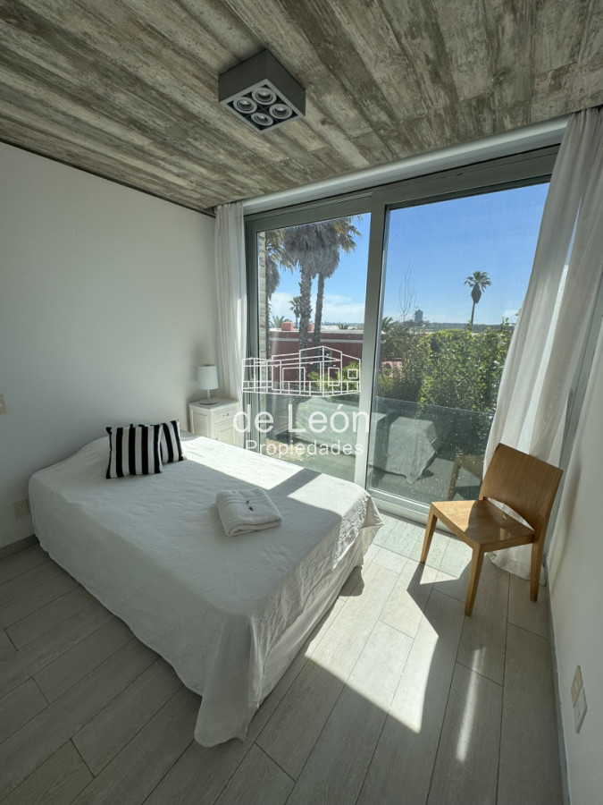 Casa ID.15201 - CASA EN VENTA EN LA BARRA A POCOS METROS DE LA PLAYA 5 DORMITORIOS