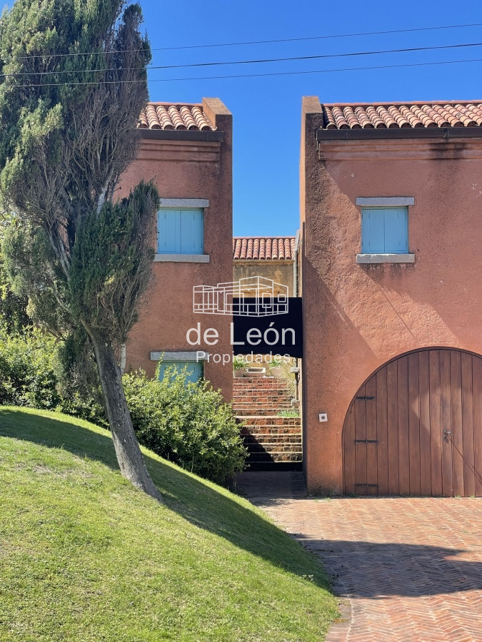 Casa ID.15279 - Alquiler de temporada en La Barra casa de 5 dormitorios + servicio
