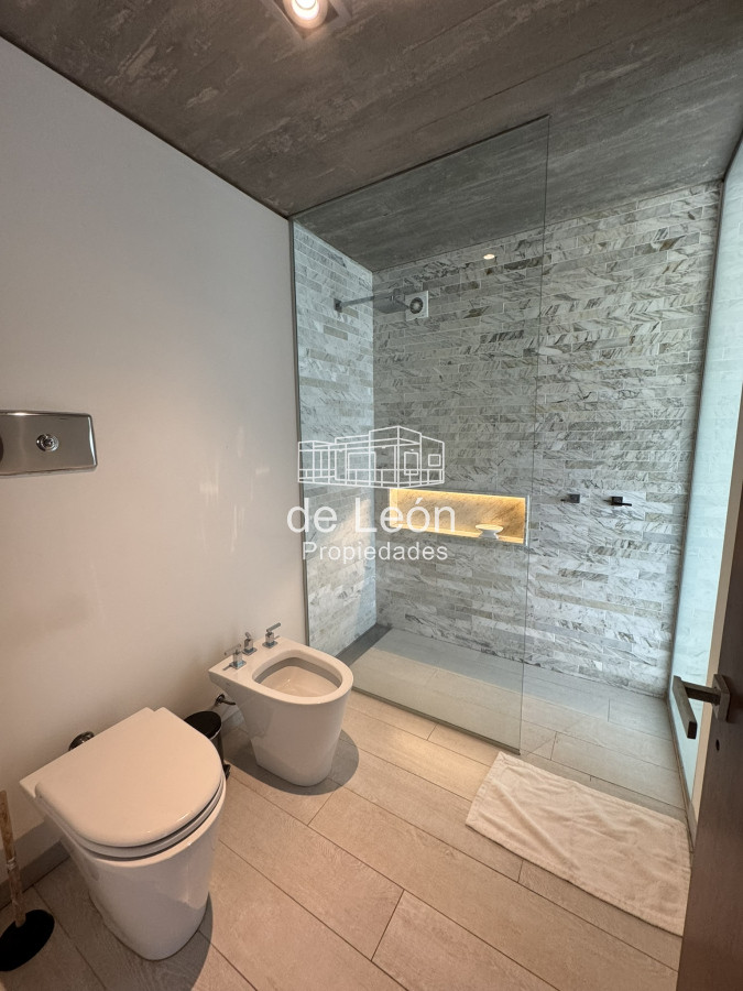 Casa ID.15201 - CASA EN VENTA EN LA BARRA A POCOS METROS DE LA PLAYA 5 DORMITORIOS