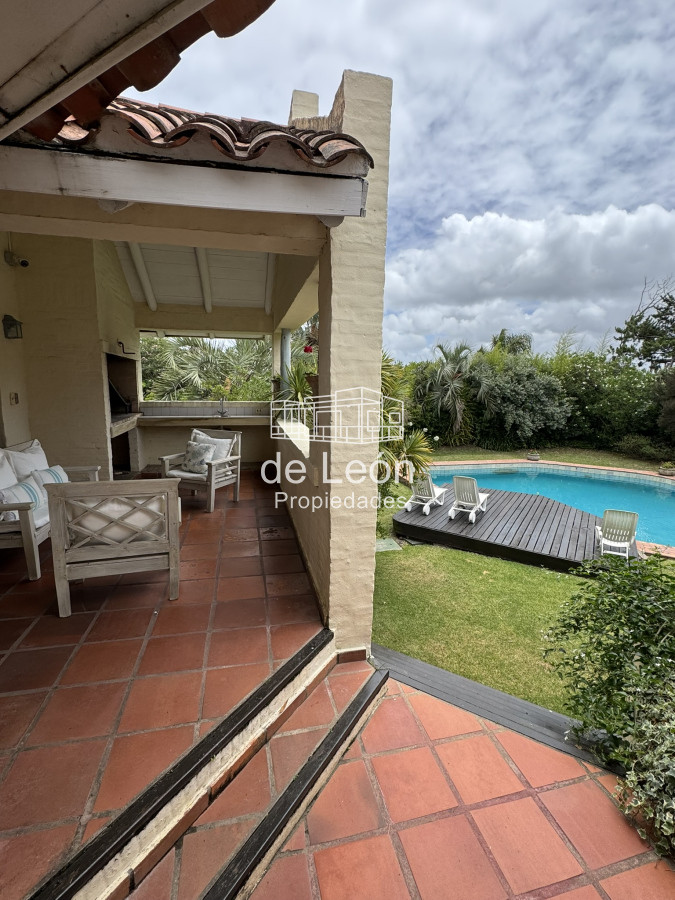 Casa ID.15282 - Importante casa en La Barra con vistas al mar a pocos metros de La Posta del Cangrejo