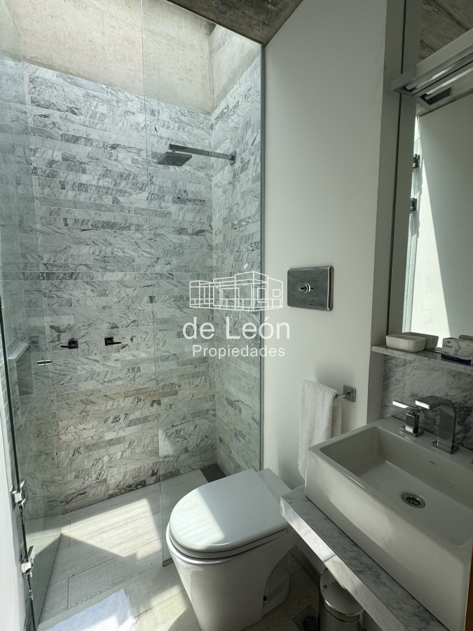 Casa ID.15201 - CASA EN VENTA EN LA BARRA A POCOS METROS DE LA PLAYA 5 DORMITORIOS