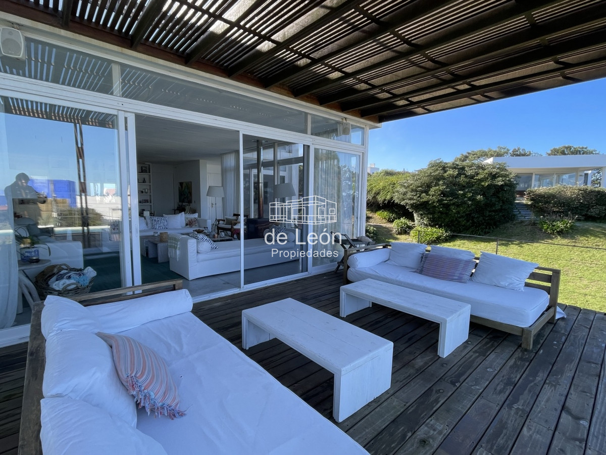 Casa ID.15287 - Proa, espectacular propiedad de 5 dormitorios a pasos del mar. 