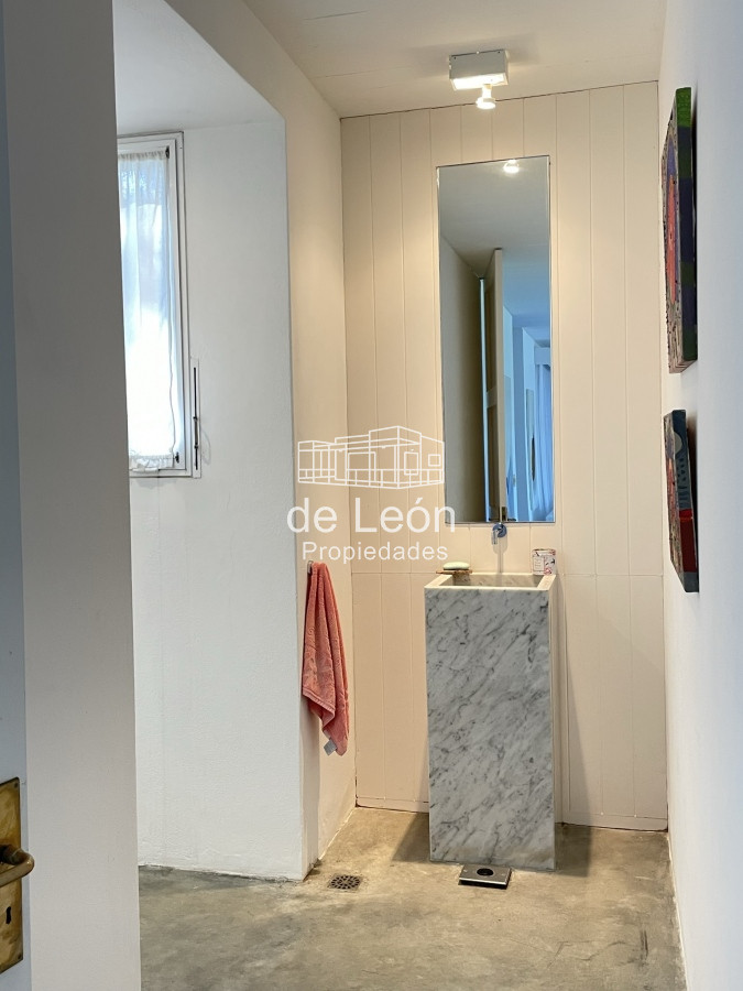 Casa ID.15287 - Proa, espectacular propiedad de 5 dormitorios a pasos del mar. 