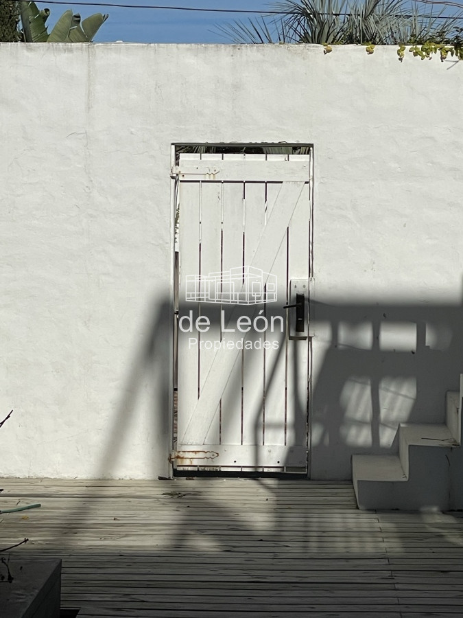 Casa ID.15287 - Proa, espectacular propiedad de 5 dormitorios a pasos del mar. 