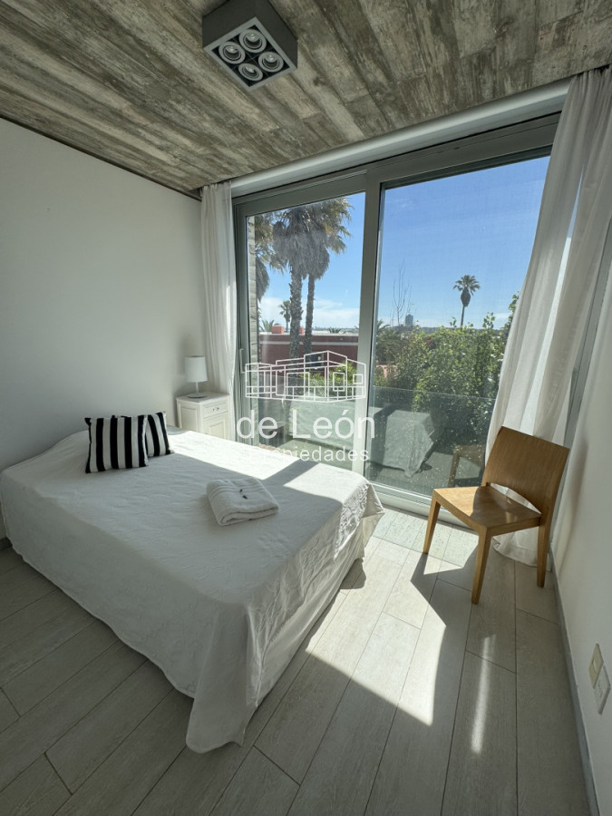 Casa ID.15201 - CASA EN VENTA EN LA BARRA A POCOS METROS DE LA PLAYA 5 DORMITORIOS