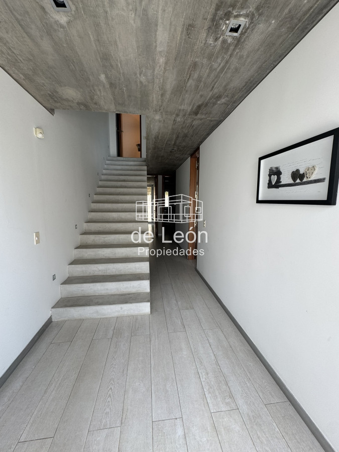 Casa ID.15201 - CASA EN VENTA EN LA BARRA A POCOS METROS DE LA PLAYA 5 DORMITORIOS