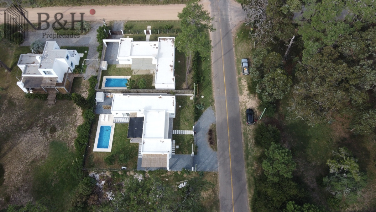 Casa ID.2420 - Casa a estrenar en La Barra, 3 dormitorios, piscina