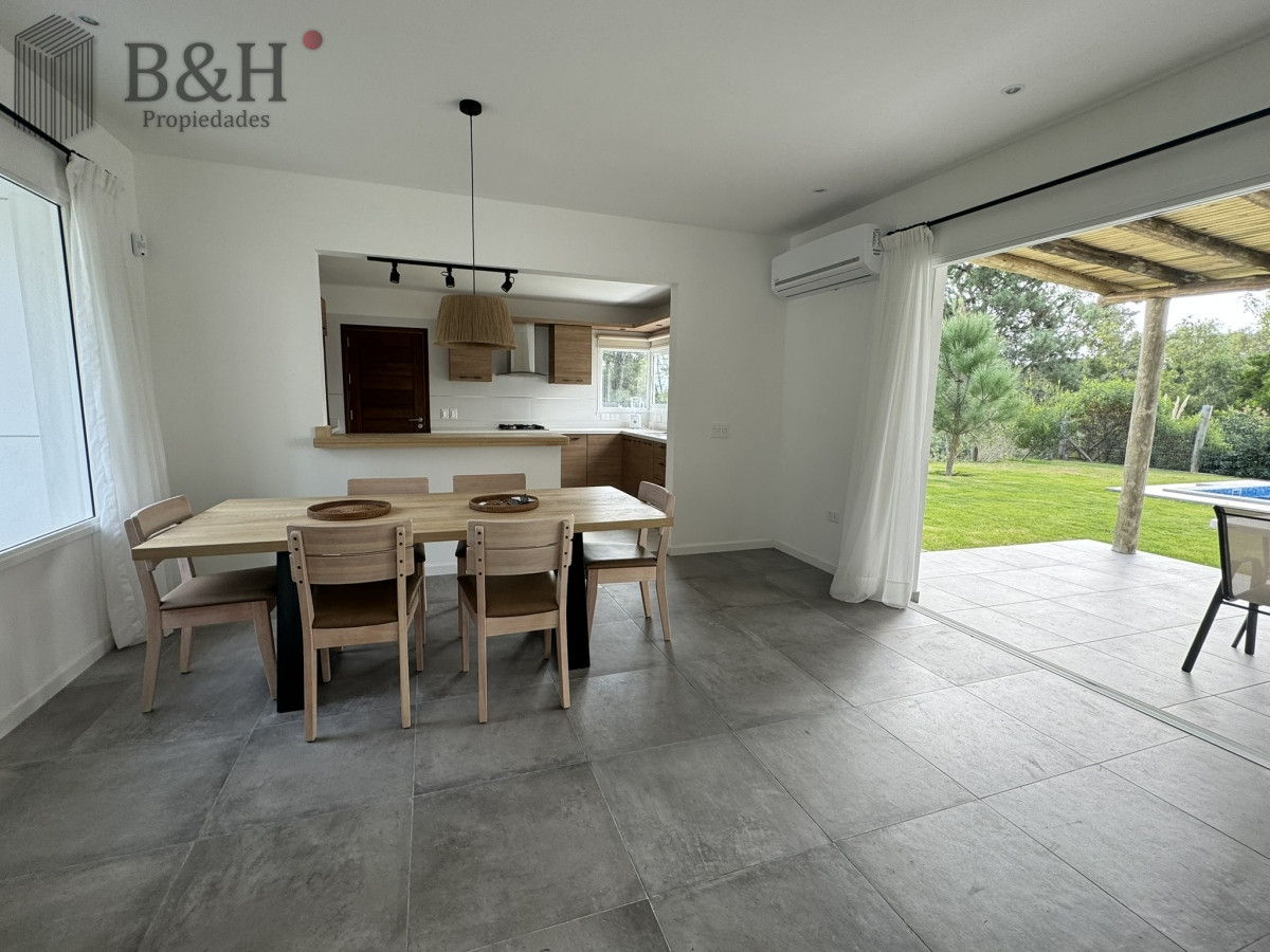 Casa ID.2420 - Casa a estrenar en La Barra, 3 dormitorios, piscina