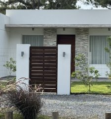 Casa a estrenar en La Barra, 3 dormitorios, piscina