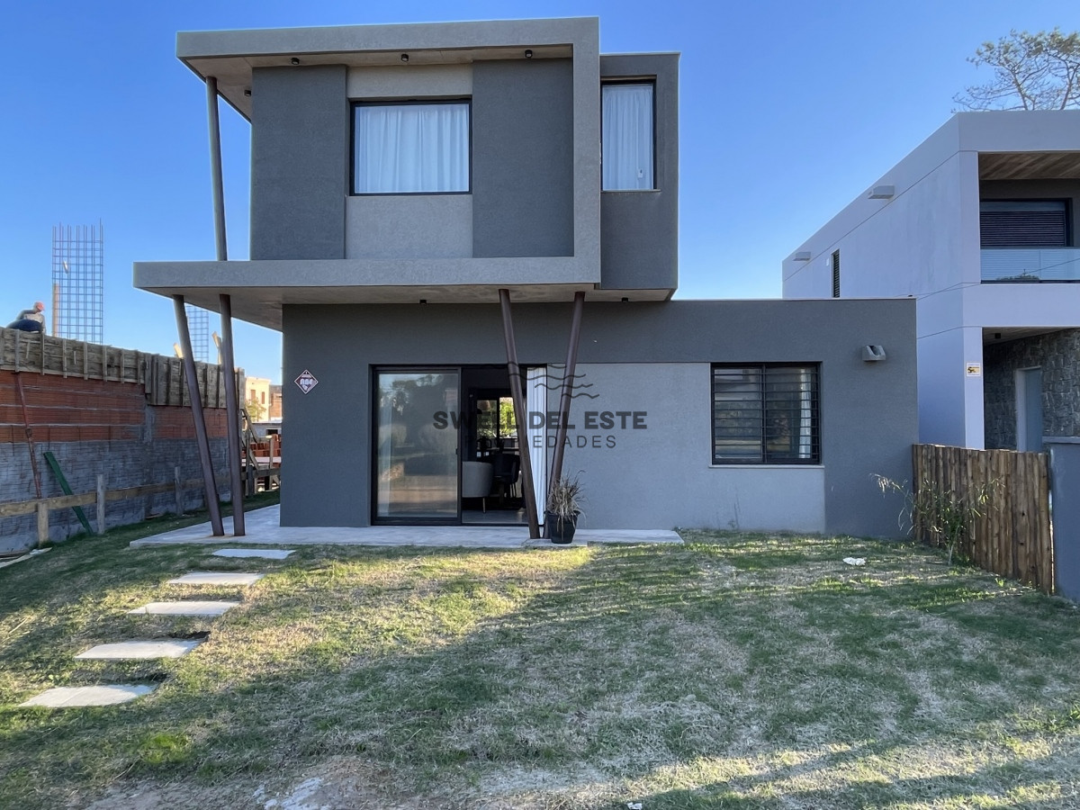 Casa ID.409 - CASA A ESTRENAR EN MONTOYA CERCA DE LA PLAYA 3 DORMITORIOS