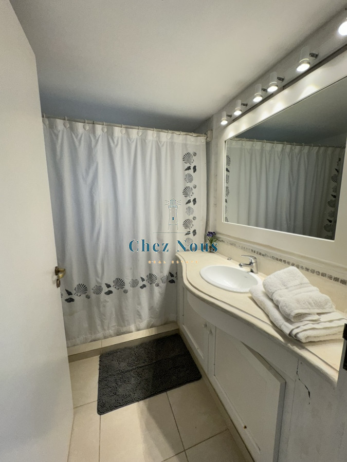 Casa ID.312 - CASA EN VENTA  MONTOYA 4 DORMITORIOS Y SERVICIO