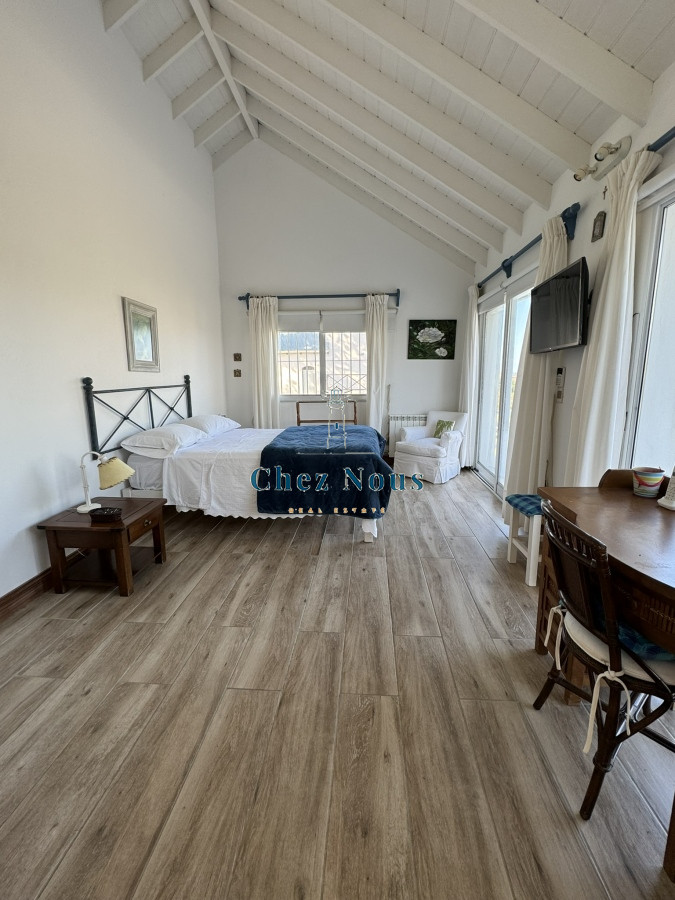 Casa ID.312 - CASA EN VENTA  MONTOYA 4 DORMITORIOS Y SERVICIO