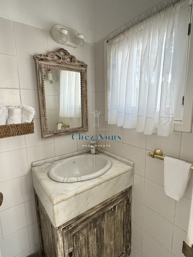 Casa ID.312 - CASA EN VENTA  MONTOYA 4 DORMITORIOS Y SERVICIO