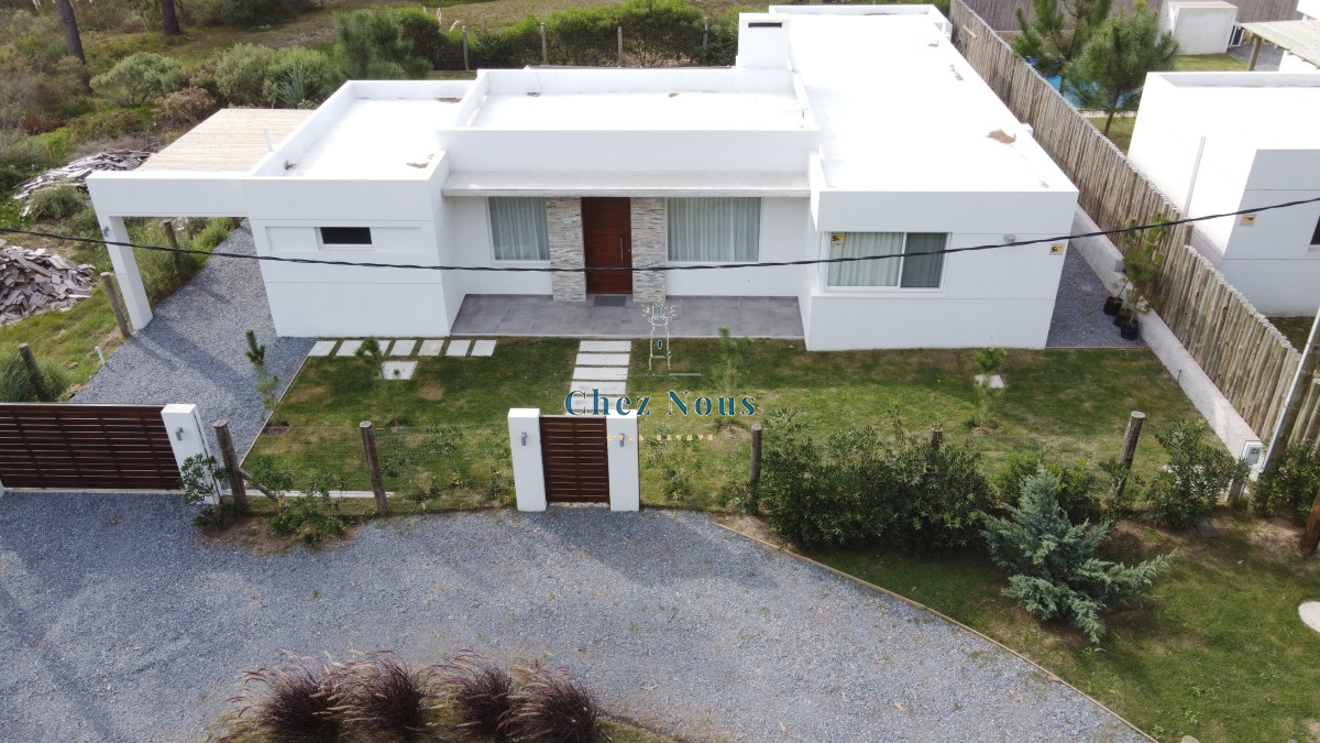 Casa ID.314 - Casa a estrenar en La Barra, 3 dormitorios, piscina