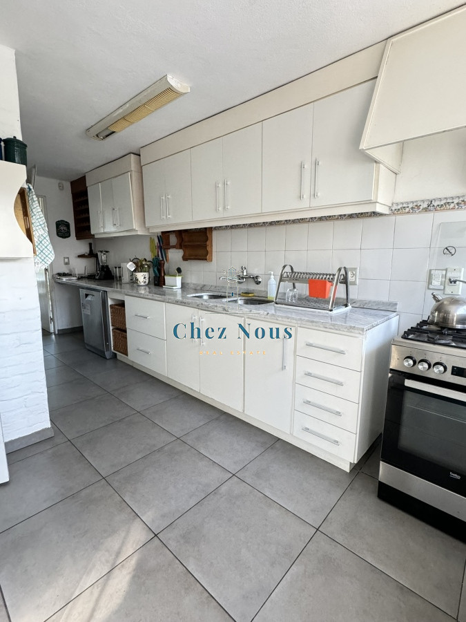 Casa ID.312 - CASA EN VENTA  MONTOYA 4 DORMITORIOS Y SERVICIO
