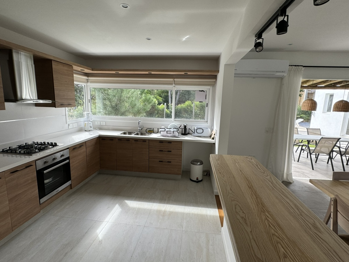 Casa a estrenar en La Barra, 3 dormitorios, piscina — foto 15