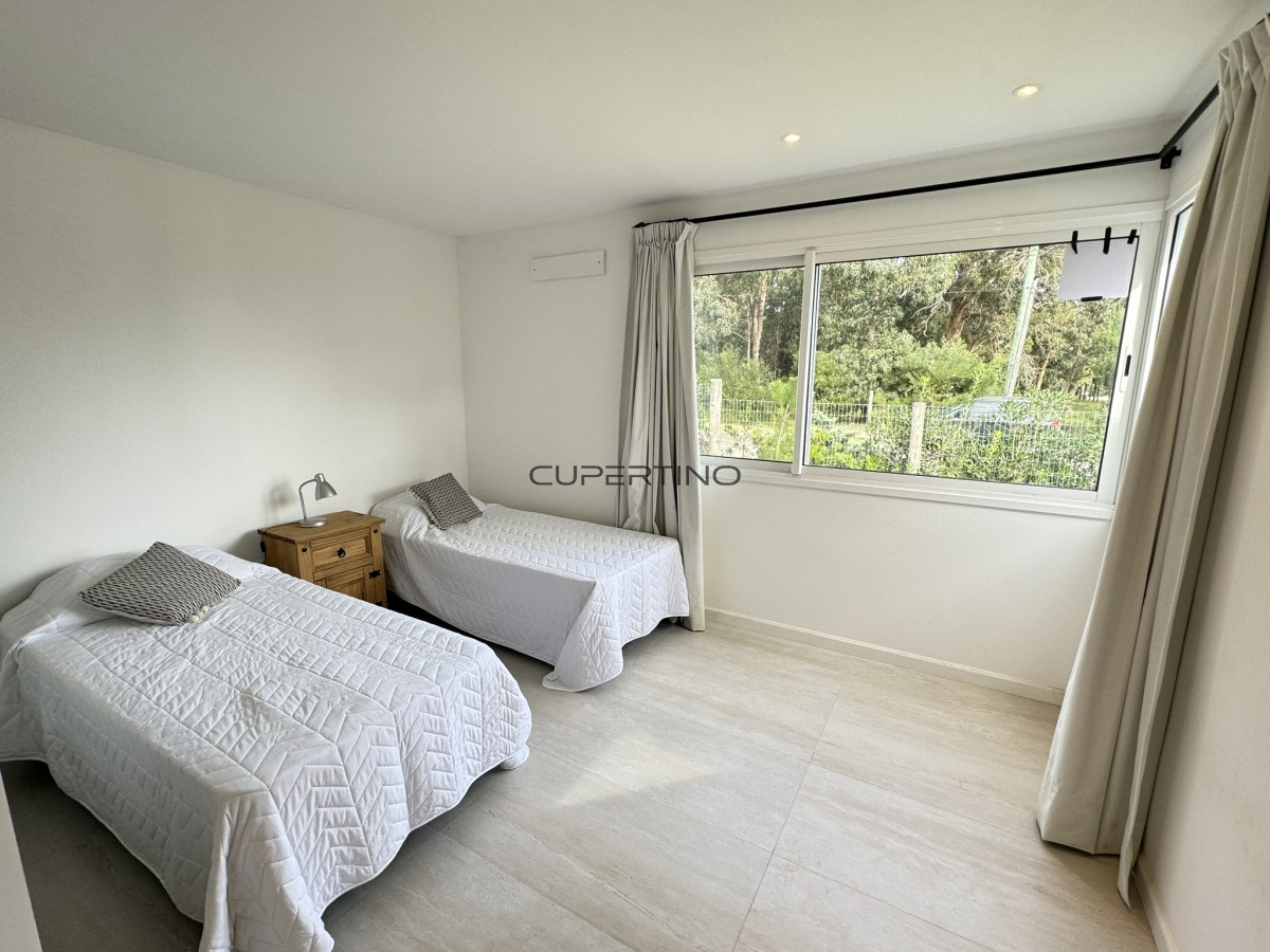 Casa a estrenar en La Barra, 3 dormitorios, piscina — foto 17